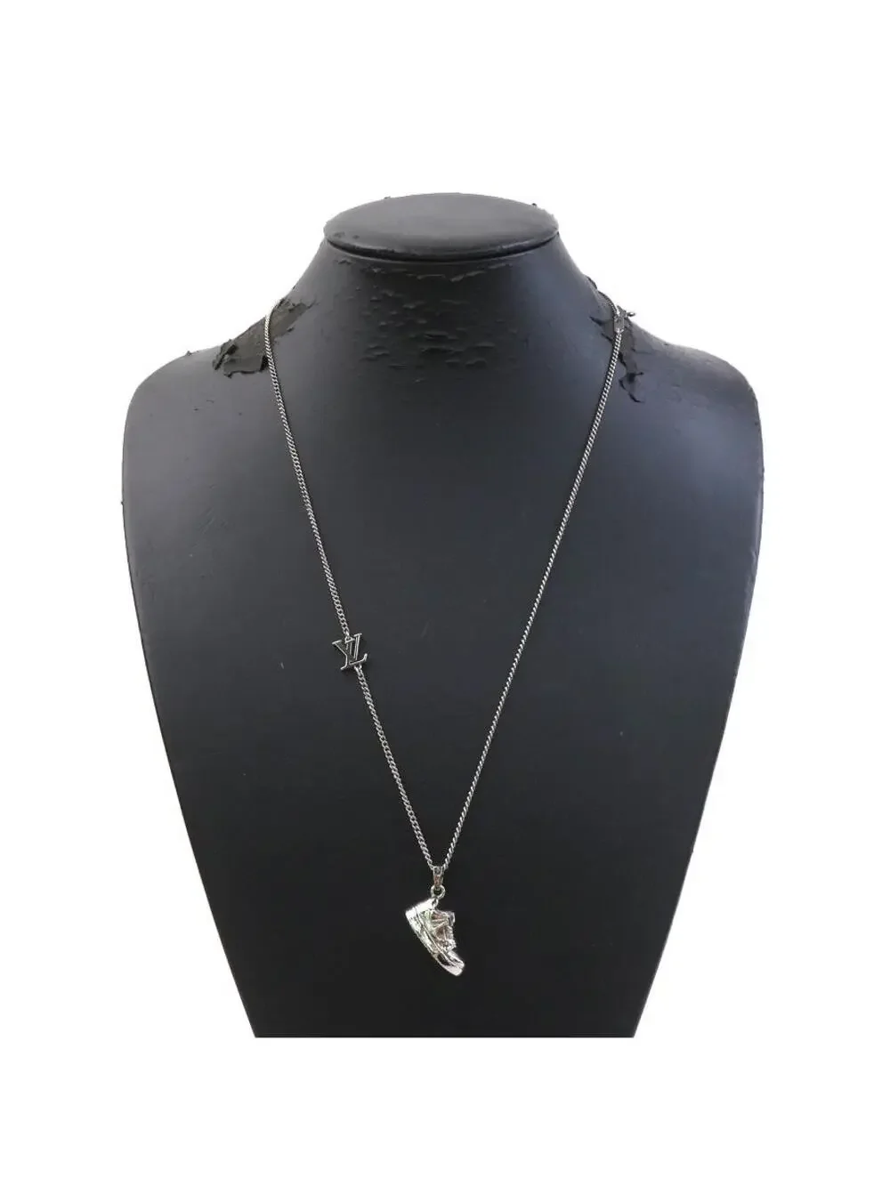 Auth Louis Vuitton Pendentif Lv Trainer #302675L49B